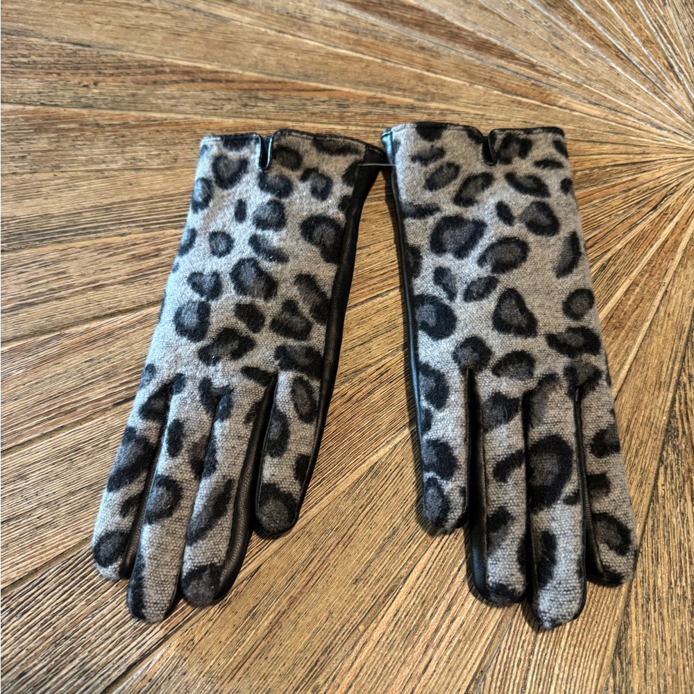 New Mud Pie Leopard Print Winter Gloves Gray & Black faux leather NWT One size